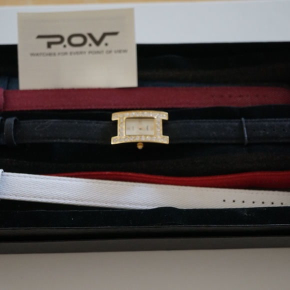P.O.V. WATCH WITH COLORED REPLACEMENT BANDS - Picture 8 of 9